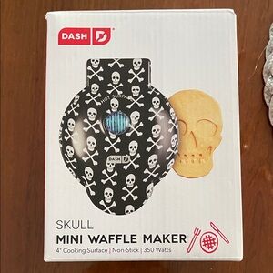 Ash Red Mini Waffle Maker